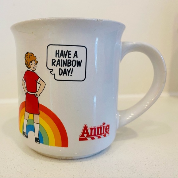 Vintage 1982 LIttle Orphan Annie Mug  "Have a Rainbow Day" - Picture 4 of 7